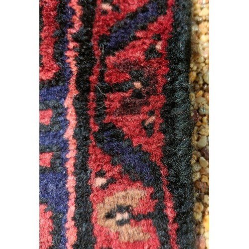 839 - A North West Persian Zanjan rug, 225 x 142 cm