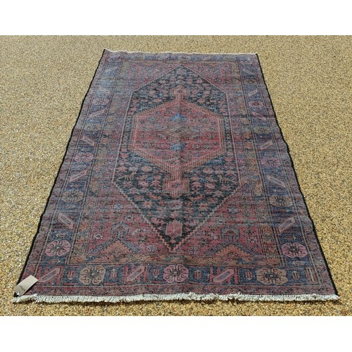 839 - A North West Persian Zanjan rug, 225 x 142 cm