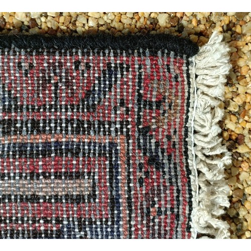 839 - A North West Persian Zanjan rug, 225 x 142 cm