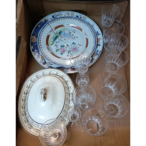 752 - A Chinese plate, 22 cm diameter, a Japanese plate, a creamware tureen and assorted drinking glasses ... 