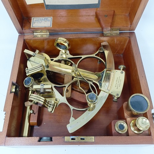 773 - A sextant, engraved Wilfred O'Whites Nautical Instruments, Boston USA in an oak case