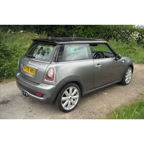 19 - 2009 Mini Cooper SRegistration number HY09 HRUSilver with a black interior95,000 recorded milesFull ... 