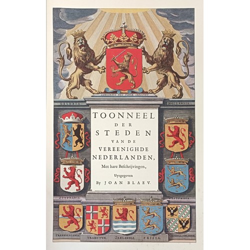 42 - Toonneel der Steden Van de Vereenighde Nederlanden, reprint The Fine Bird Book and two portfolios of... 