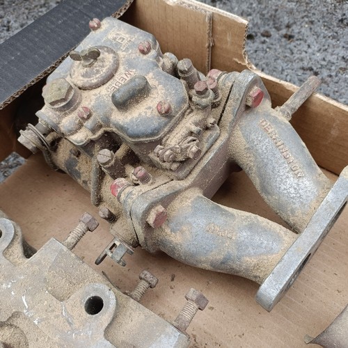 179 - A Derrington-HRD crossflow alloy head to fit a BMC B series 1500/1600/1800, with a pair of twin Webe... 