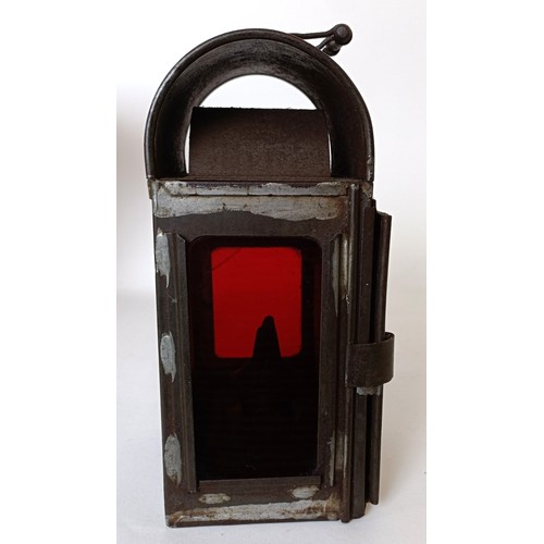 2013 - A BR(M) lamp, 26 cm high, a BR(E) lamp, 26 cm high, and a BR(W) signal lamp, stamped Swindon, 25 cm ...