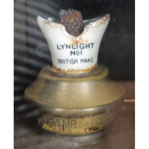 2013 - A BR(M) lamp, 26 cm high, a BR(E) lamp, 26 cm high, and a BR(W) signal lamp, stamped Swindon, 25 cm ...