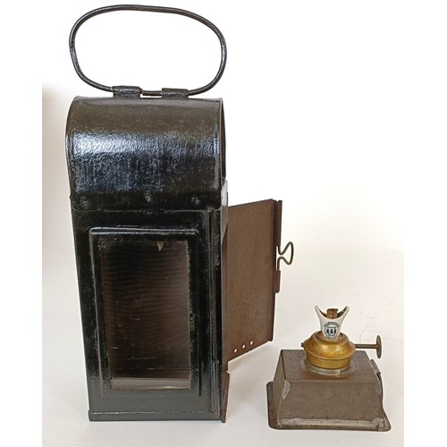 2013 - A BR(M) lamp, 26 cm high, a BR(E) lamp, 26 cm high, and a BR(W) signal lamp, stamped Swindon, 25 cm ...