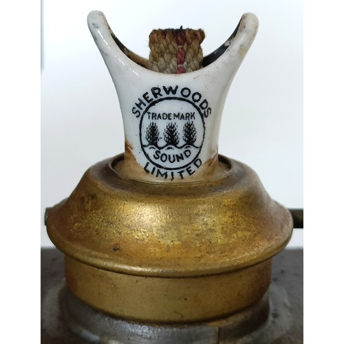 2013 - A BR(M) lamp, 26 cm high, a BR(E) lamp, 26 cm high, and a BR(W) signal lamp, stamped Swindon, 25 cm ...