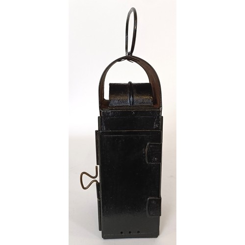 2013 - A BR(M) lamp, 26 cm high, a BR(E) lamp, 26 cm high, and a BR(W) signal lamp, stamped Swindon, 25 cm ...