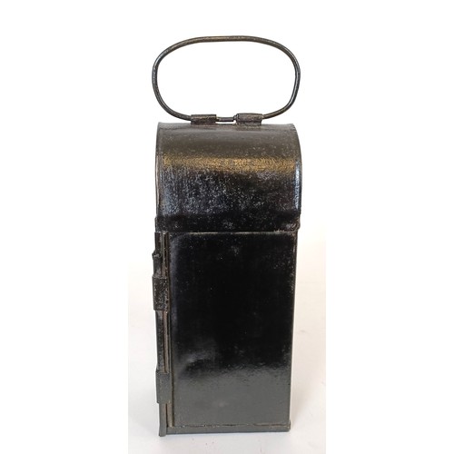 2013 - A BR(M) lamp, 26 cm high, a BR(E) lamp, 26 cm high, and a BR(W) signal lamp, stamped Swindon, 25 cm ...