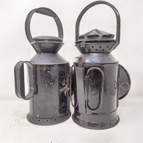 2053 - A GWR guard's lamp, by G Polkey Ltd, Birmingham, 34 cm high, and an SR(E) guard's lamp, 35 cm high (...