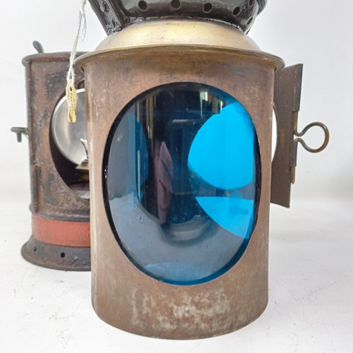 2047 - A BR(W) Paddington type guard's lamp, 32 cm high, and a GWR Paddington type guard's lamp, 33 cm high...