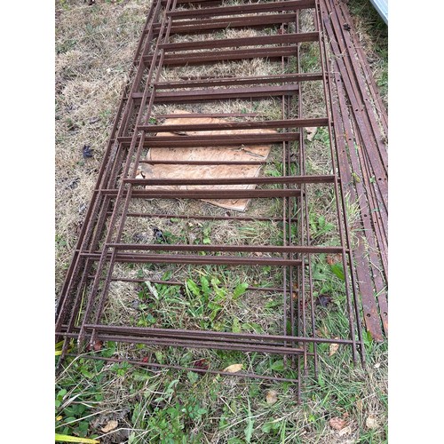 205 - Vintage racking, marked BBR