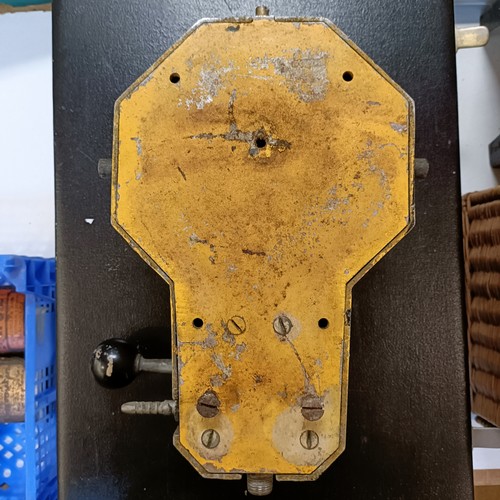283 - A Dunlop Air Control No 4 pressure guage, 30 cm high