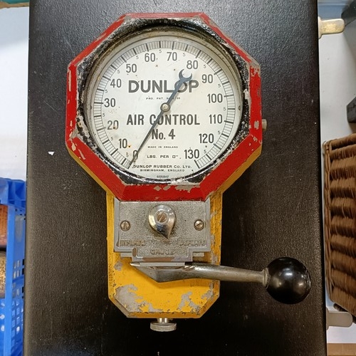 283 - A Dunlop Air Control No 4 pressure guage, 30 cm high