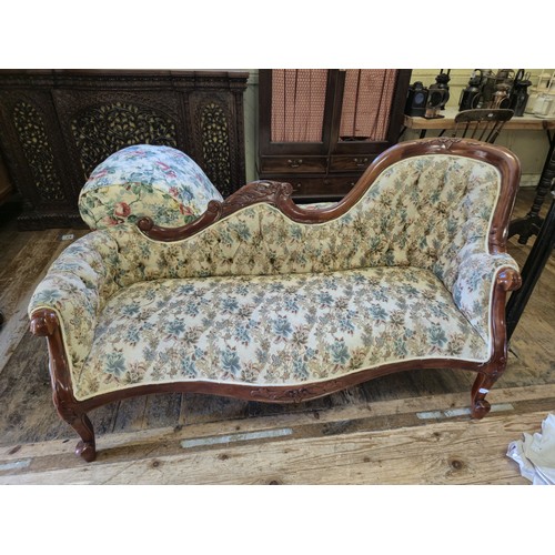 964 - A Victorian style mahogany frame settee, 173 cm wide