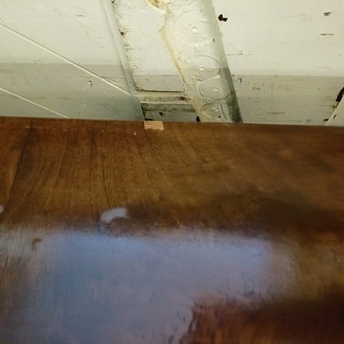 970 - A walnut lowboy, 92 cm wide