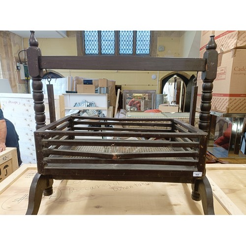 989 - An oak crib