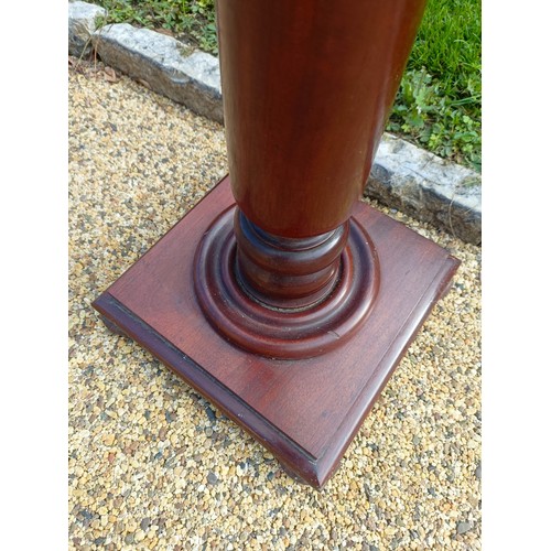 1018 - A mahogany pedestal, 110cm high