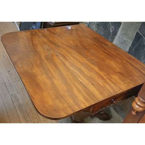 1010 - A mahogany Pembroke table,  90 cm wide