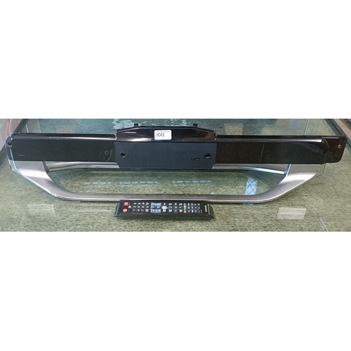 1011 - A Samsung 40 inch flat screen TV