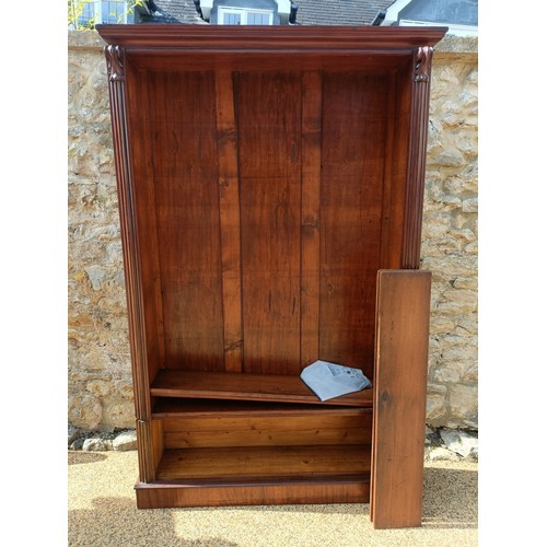 1094 - A Victorian mahogany bookcase, 130 cm wide