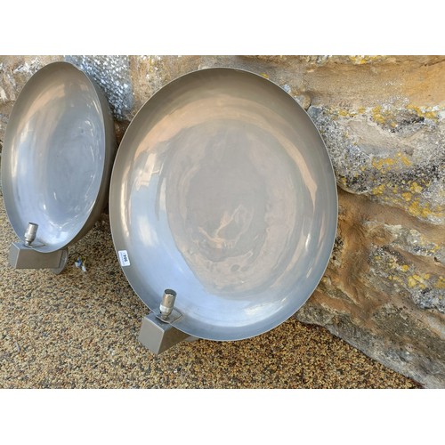 984 - A pair of contemporary metal wall lights, by Collier Webb, 51 cm diameter (2)