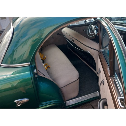 28 - 1952 Packard ‘Straight Eight’ SaloonRegistration number LXS 167Chassis number 2562-11936Metallic Bre... 