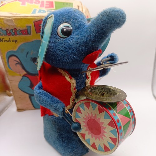 A Japanese tinplate clockwork elephant, boxed