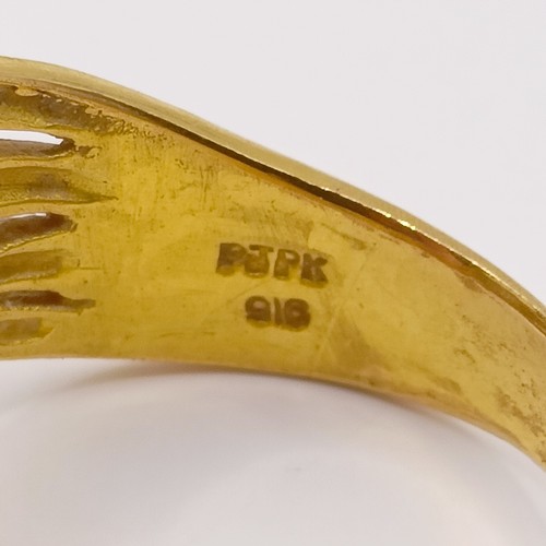 700 - ***Regretfully Withdrawn*** A 22 ct gold ring, ring size K
