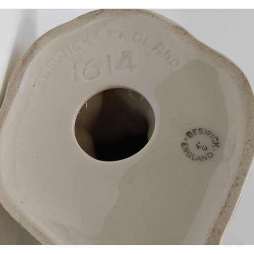 88 - A Beswick Fantail Pigeon, 1614, gloss