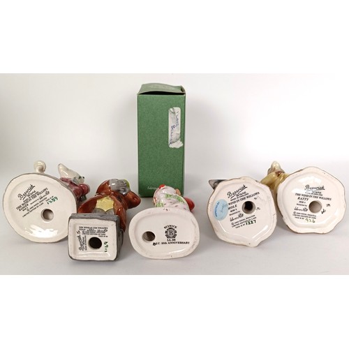 118 - Five Beswick Wind In The Willows figures, including Washerwoman Toad, a Little Loveable figure, I Lo... 