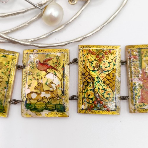 673 - Assorted earrings and other jewellery