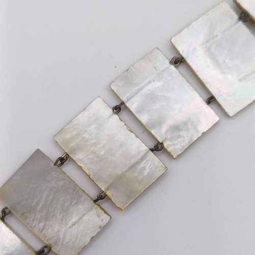 673 - Assorted earrings and other jewellery