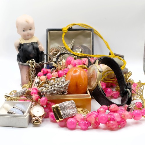 710 - Assorted costume jewellery (box)