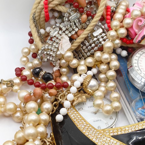 718 - Assorted costume jewellery (box)