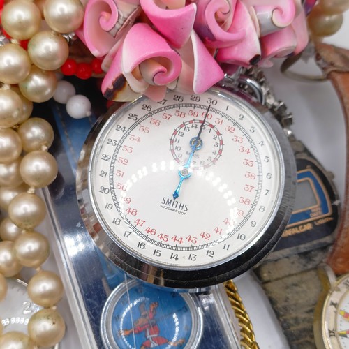 718 - Assorted costume jewellery (box)