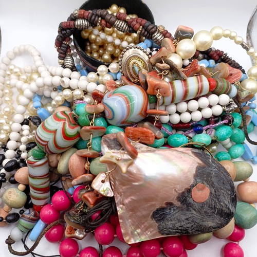 719 - Assorted costume jewellery (box)