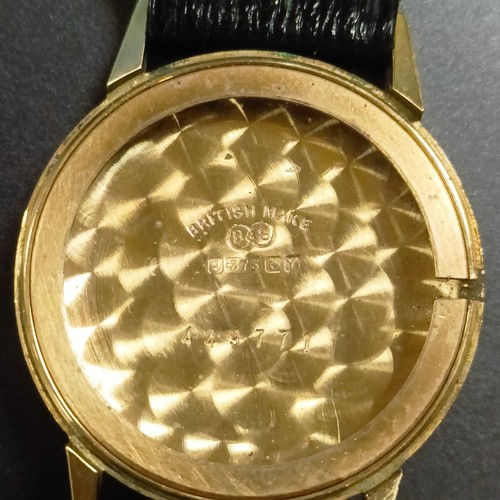 784 - A gentlemens 9ct gold Summit Geneve wristwatch, on later leather strap, and two other watches (3)