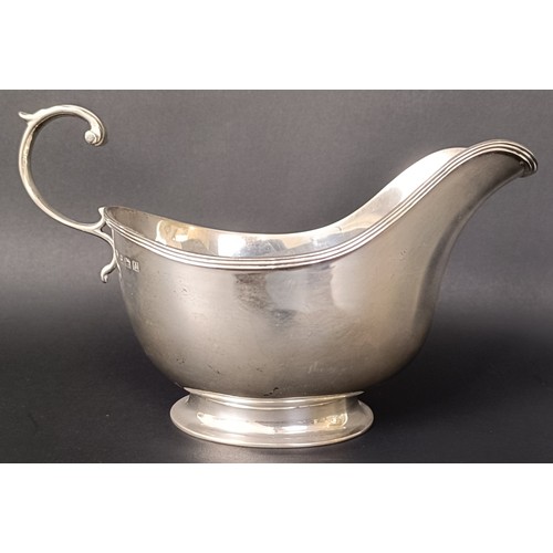 25 - A George V silver sauceboat, Birmingham 1911, 5 ozt
