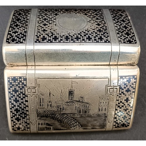 9 - A Russian silver niello work snuff box, decorated buildings, 3.4 ozt, 9 cm wide