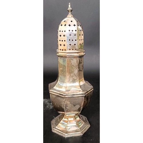 11 - A George V silver sifter, Sheffield 1937, 5.1 ozt, 18 cm high