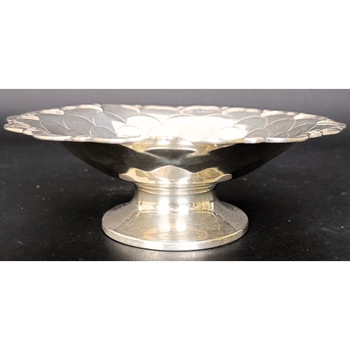 18 - A George V silver pedestal bowl, 2.6 ozt, 13 cm diameter  Provenance:  Sold on behalf of Sturminster... 