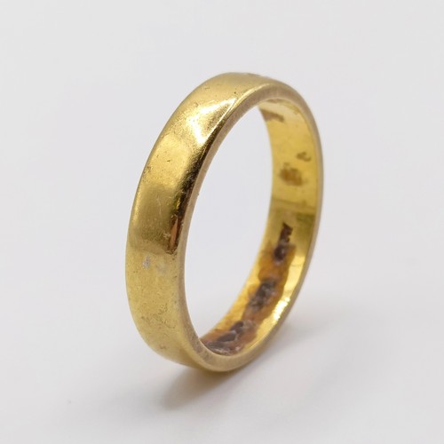 440 - ***Regretfully Withdrawn*** An 18ct gold wedding band, ring size O, 5.3 g
