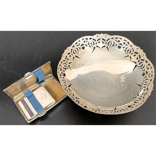 38 - A pierced silver pedestal bowl, and a silver cigarette case, 5.5 ozt (2)