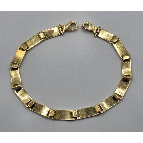 408 - An 18ct gold and enamel bracelet, decorated nautical flags, 11.1 g