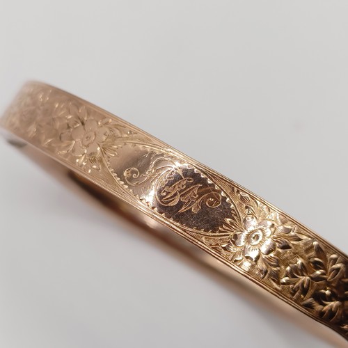 400 - A 9ct gold bangle, 8.7 g