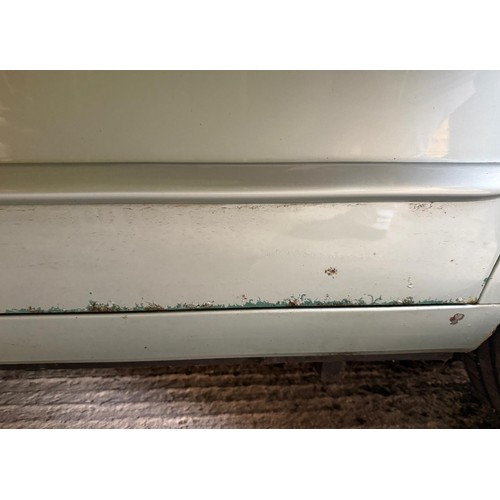 2 - 1998 Jaguar XJ8 X308 Being sold without reserveRegistration number R816 NGNChassis number SAJJJALG3C... 