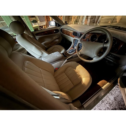 2 - 1998 Jaguar XJ8 X308 Being sold without reserveRegistration number R816 NGNChassis number SAJJJALG3C... 