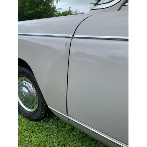 3 - 1965 Morris Oxford Series VI De Luxe SaloonBeing sold without reserveRegistration number CMW 201CCha... 